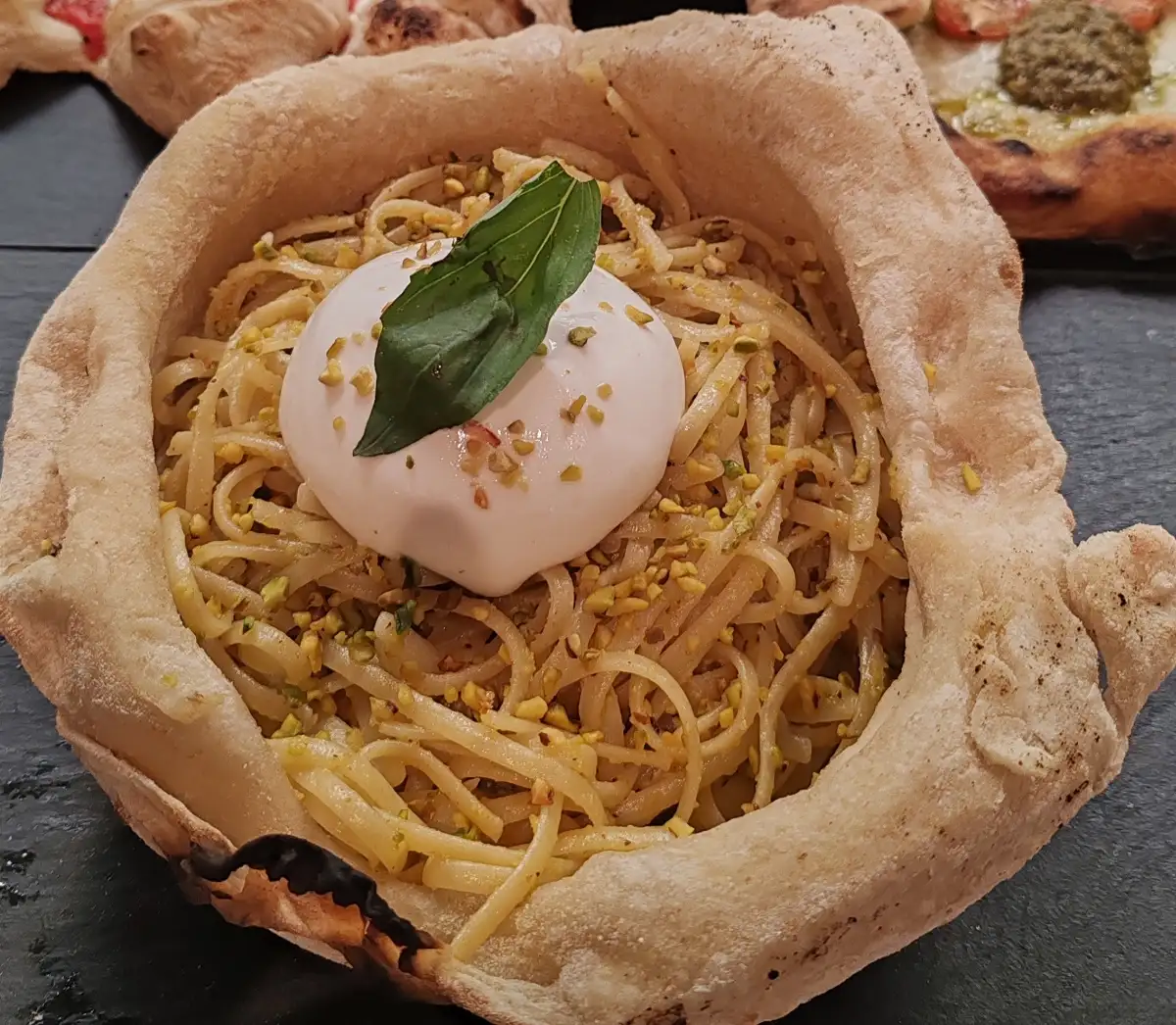 Linguines pesto pistache et burrata